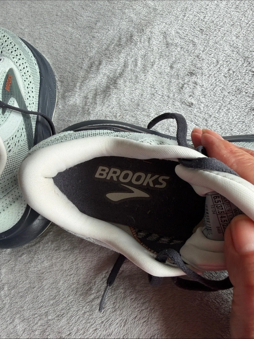 Brooks Adrenaline GTS Running Shoes. Sz 6.5 Wide. Gray. Good tread. Lightweight.